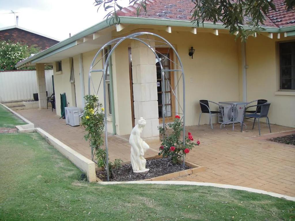 Armadale Cottage Bed & Breakfast Redcliffe