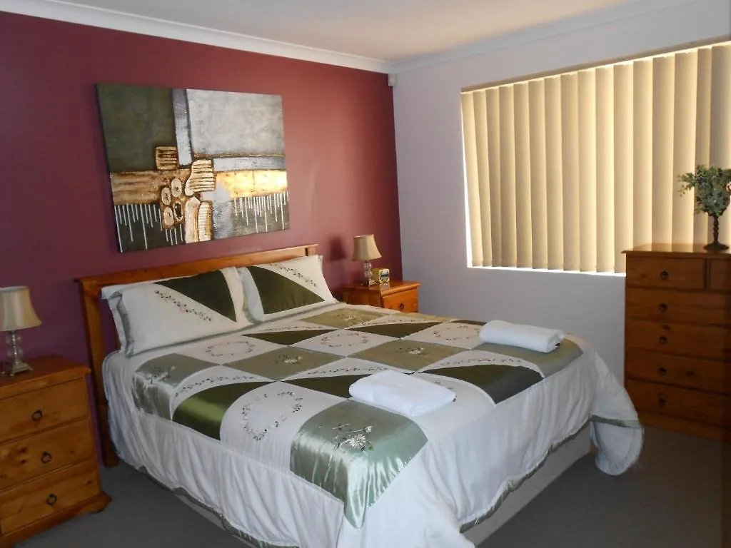 *****  Armadale Cottage Bed & Breakfast Redcliffe Australia