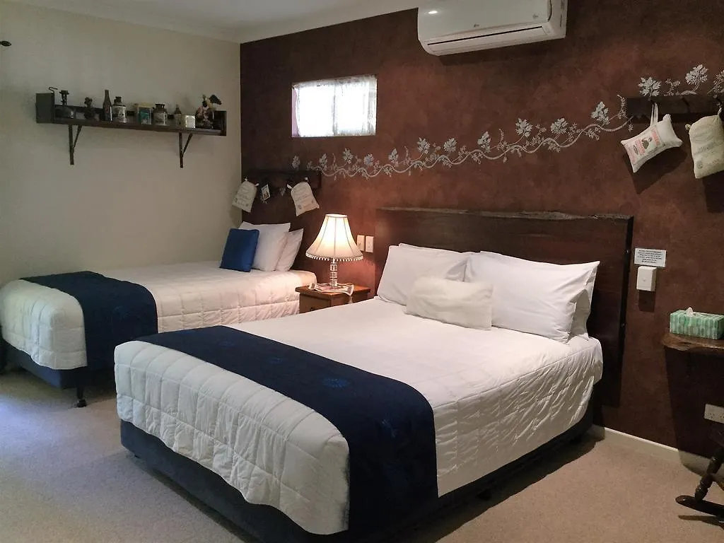 Armadale Cottage Bed & Breakfast Redcliffe 5*,  Australia