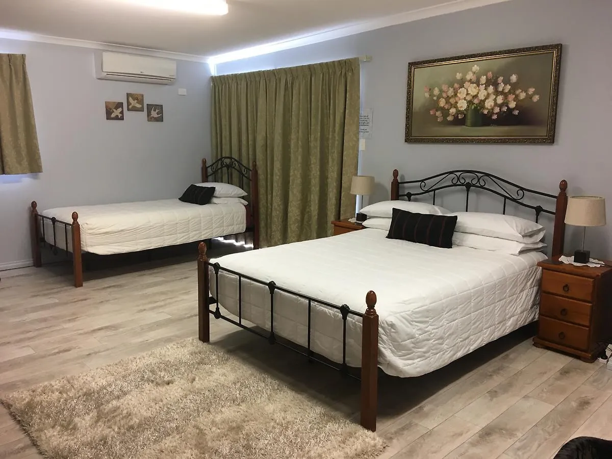 *****  Armadale Cottage Bed & Breakfast Redcliffe Australia